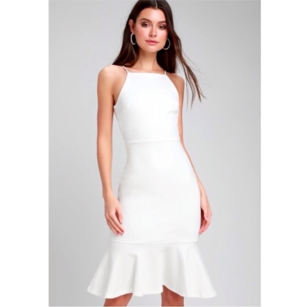 Elegant White Sleeveless Dress